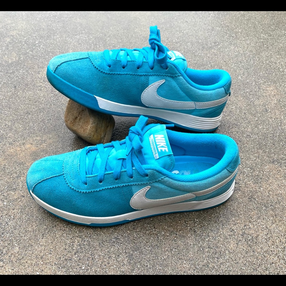Nike Size 7 Retro Shoe - Picture 12 of 12
